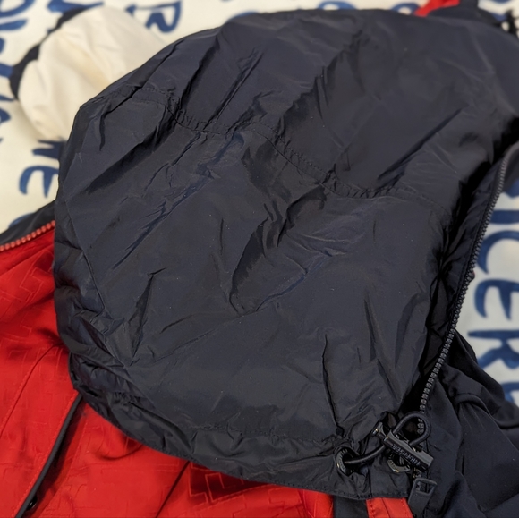 Tommy Hilfiger Men's Medium reversible, water resistant windbreaker (NWT) - Picture 13 of 16